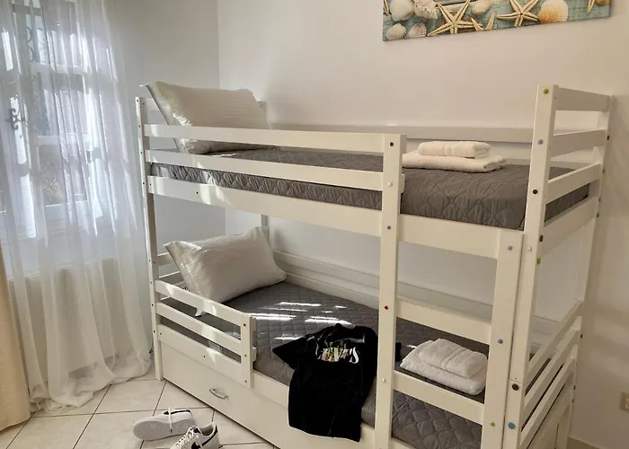 Porta Modern And Hospitable Apartament